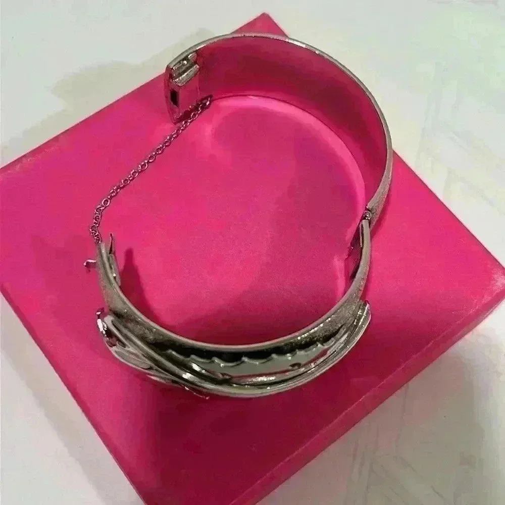 Cuff bracelet - Picture 3 of 6